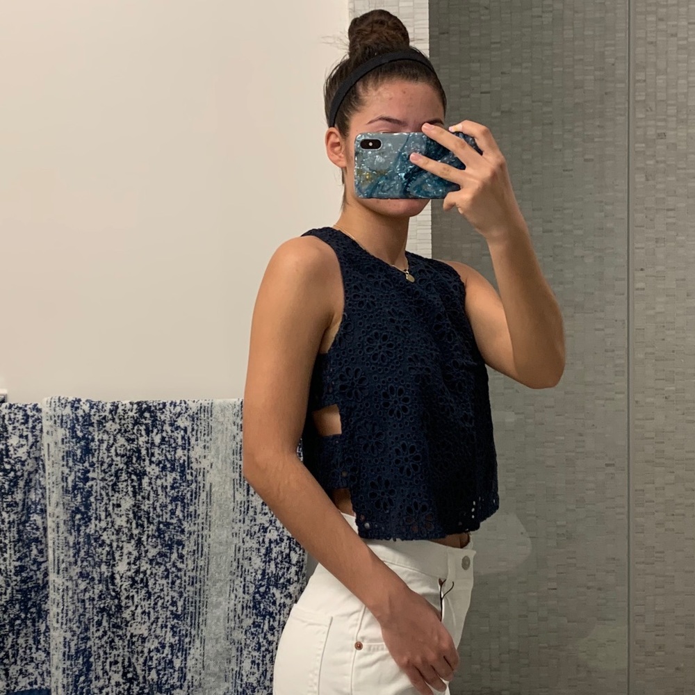 white top - Picture 6 of 6